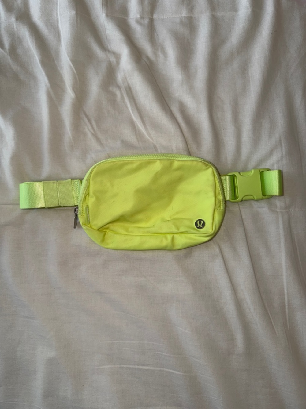 lululemon Everywhere Belt Bag in Neon Yellow/Green
